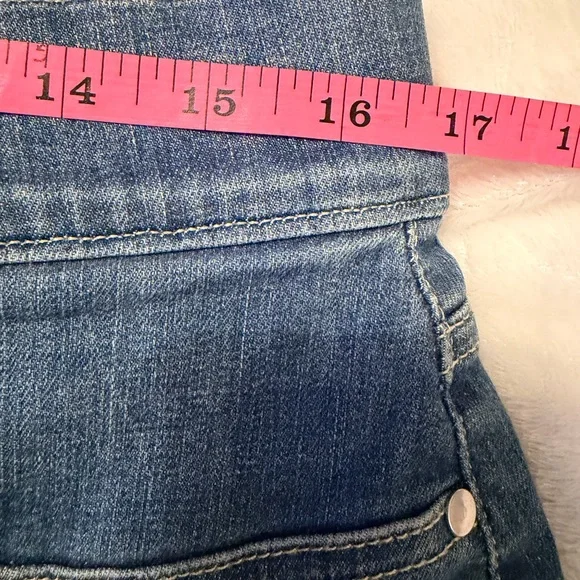 Spanx Blue Denim Women's Pull-on Shorts - Picture 12 of 12